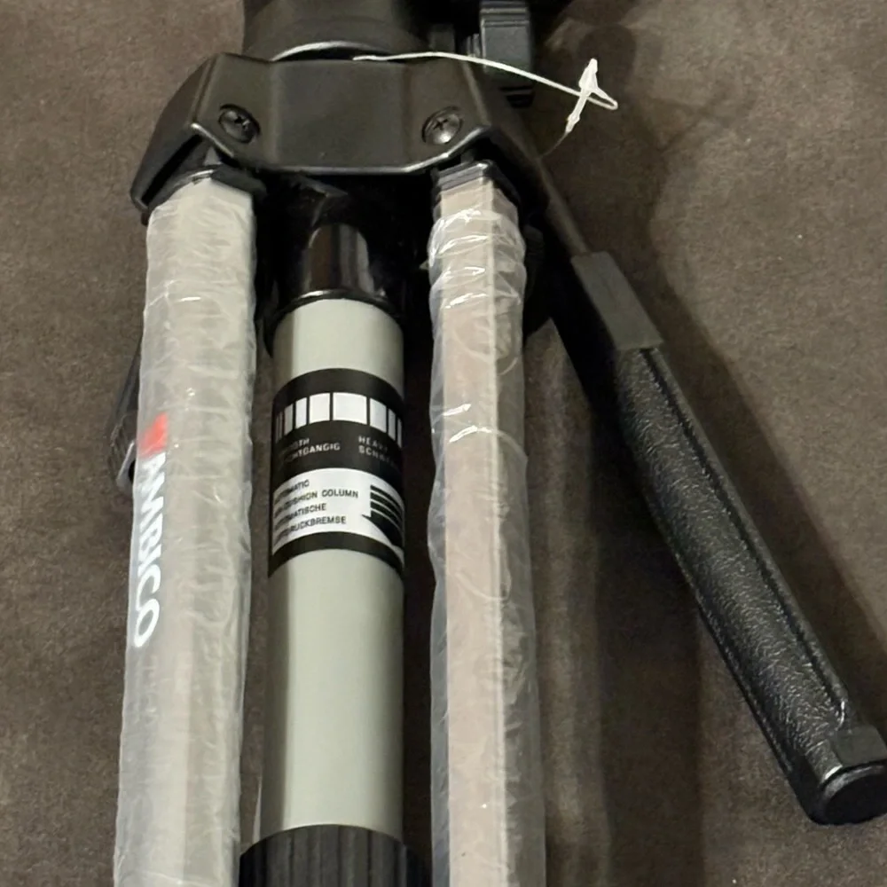Lightweight Camera Tripod - Silver/Black
